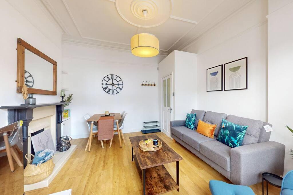 Spacious 2Bd Apartment Cricklewood London Exterior foto