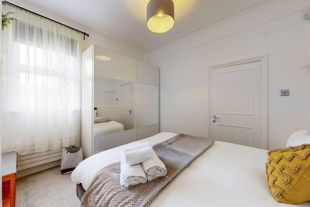 Spacious 2Bd Apartment Cricklewood London Exterior foto
