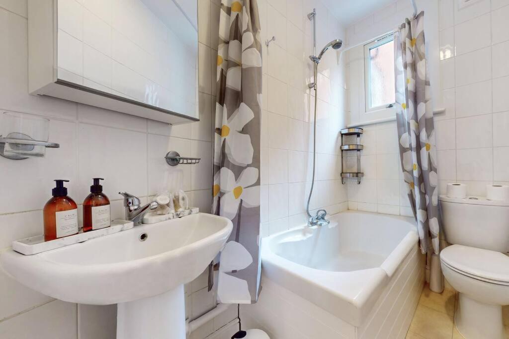 Spacious 2Bd Apartment Cricklewood London Exterior foto